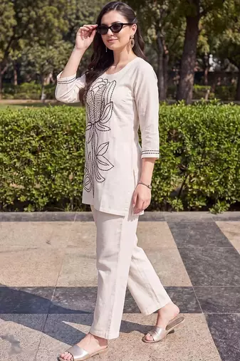 women ethnic motifs embroidered regular thread work cotton kurta with trousers