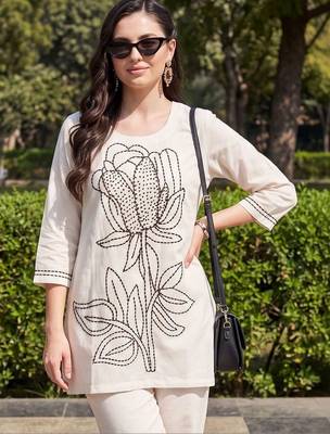 women ethnic motifs embroidered regular thread work cotton kurta with trousers 5