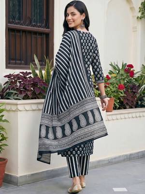 women printed regular cotton kurta with trousers & with dupatta 5