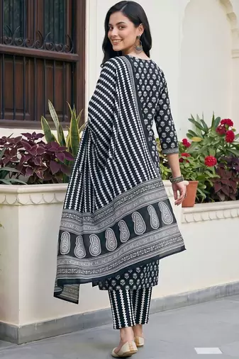 women printed regular cotton kurta with trousers & with dupatta