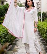 women floral embroidered regular thread work kurta with trousers & with dupatta