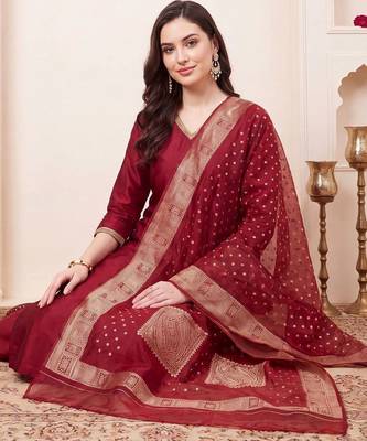 women ethnic motifs regular kurta with trousers & with dupatta 2