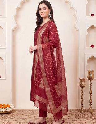 women ethnic motifs regular kurta with trousers & with dupatta 4