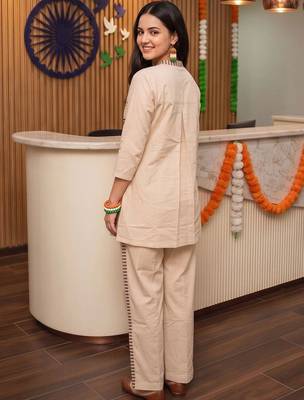 women printed regular kurta with trousers 6