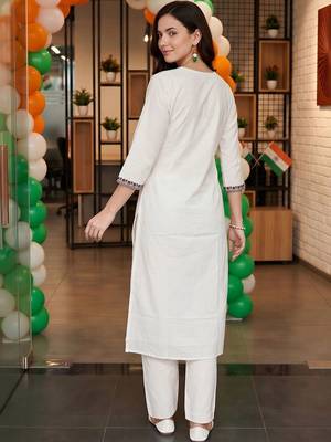 women ethnic motifs embroidered regular thread work cotton kurta with trousers & with dupatta 4