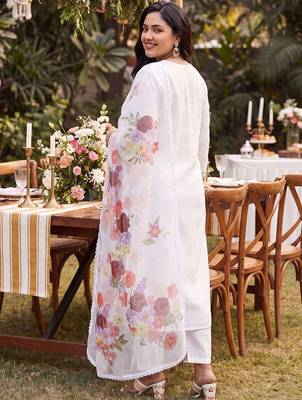women floral embroidered regular thread work kurta with trousers & with dupatta 6