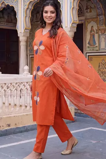 women floral embroidered regular thread work cotton kurta with trousers & with dupatta