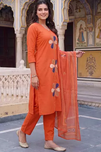 women floral embroidered regular thread work cotton kurta with trousers & with dupatta