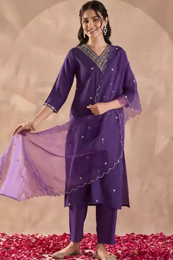 women ethnic motifs embroidered regular thread work kurta with trousers & with dupatta