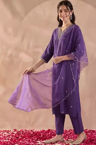women ethnic motifs embroidered regular thread work kurta with trousers & with dupatta