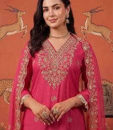 women ethnic motifs embroidered regular kurta with trousers & with dupatta