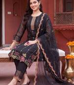 women floral embroidered regular thread work kurta with trousers & with dupatta