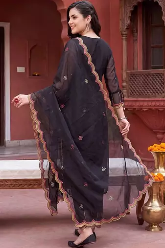 women floral embroidered regular thread work kurta with trousers & with dupatta
