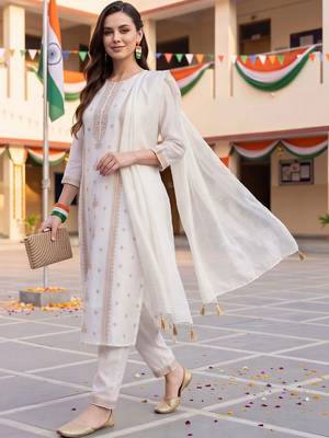women ethnic motifs embroidered regular kurta with trousers & with dupatta 1