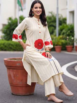 women floral printed regular cotton kurta with trousers 5