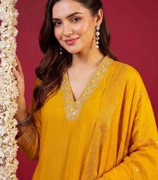 women regular gotta patti kurta with trousers & with dupatta