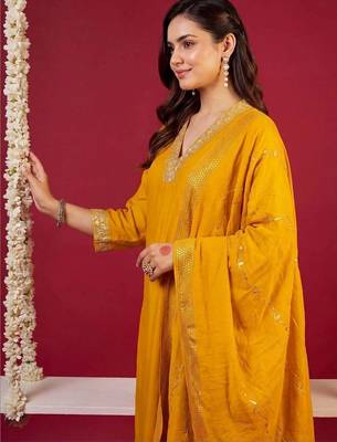 women regular gotta patti kurta with trousers & with dupatta 3