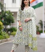 women floral printed empire cotton kurta with trousers & with dupatta