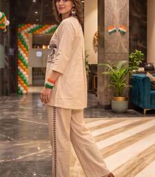 women printed regular kurti with trousers