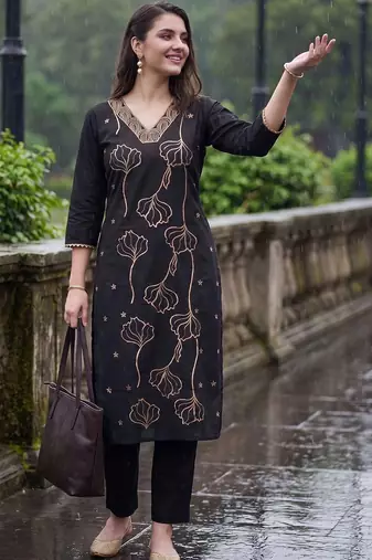 women floral embroidered regular thread work kurta with trousers
