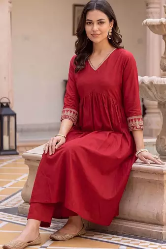 women ethnic motifs empire thread work liva kurta with trousers