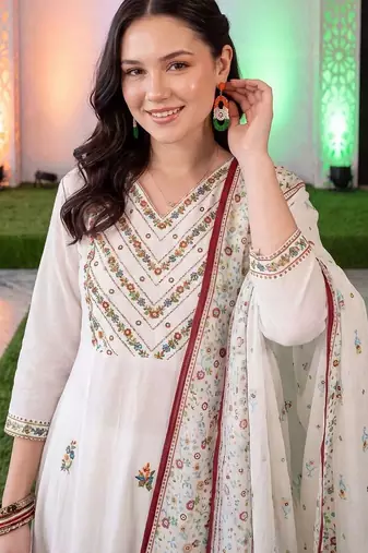 women ethnic motifs embroidered regular thread work cotton kurta with trousers & with dupatta