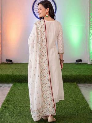 women ethnic motifs embroidered regular thread work cotton kurta with trousers & with dupatta 6