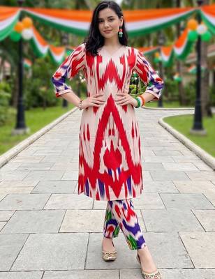 women printed regular cotton kurta with trousers 1