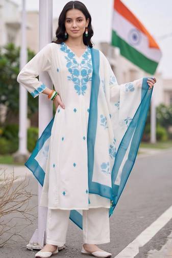 women floral embroidered regular thread work kurta with trousers & with dupatta