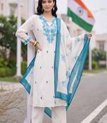 women floral embroidered regular thread work kurta with trousers & with dupatta