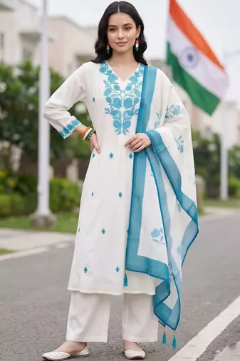 women floral embroidered regular thread work kurta with trousers & with dupatta
