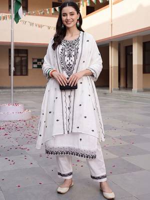 women ethnic motifs embroidered regular thread work cotton kurta with trousers & with dupatta 4