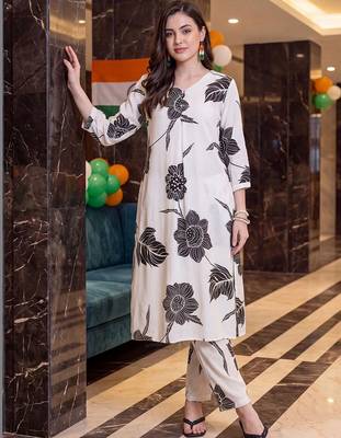 women floral printed regular kurta with trousers 1