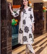 women floral printed regular kurta with trousers