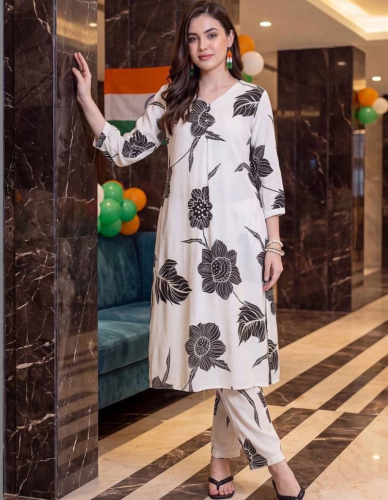 women floral printed regular kurta with trousers