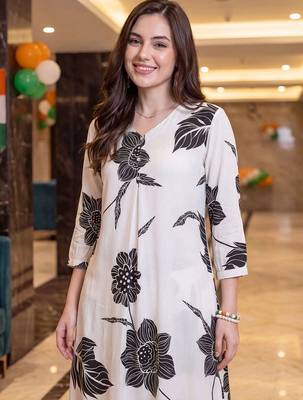 women floral printed regular kurta with trousers 2