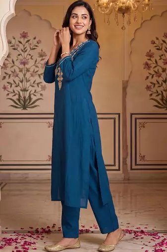 women ethnic motifs embroidered regular thread work kurta with trousers