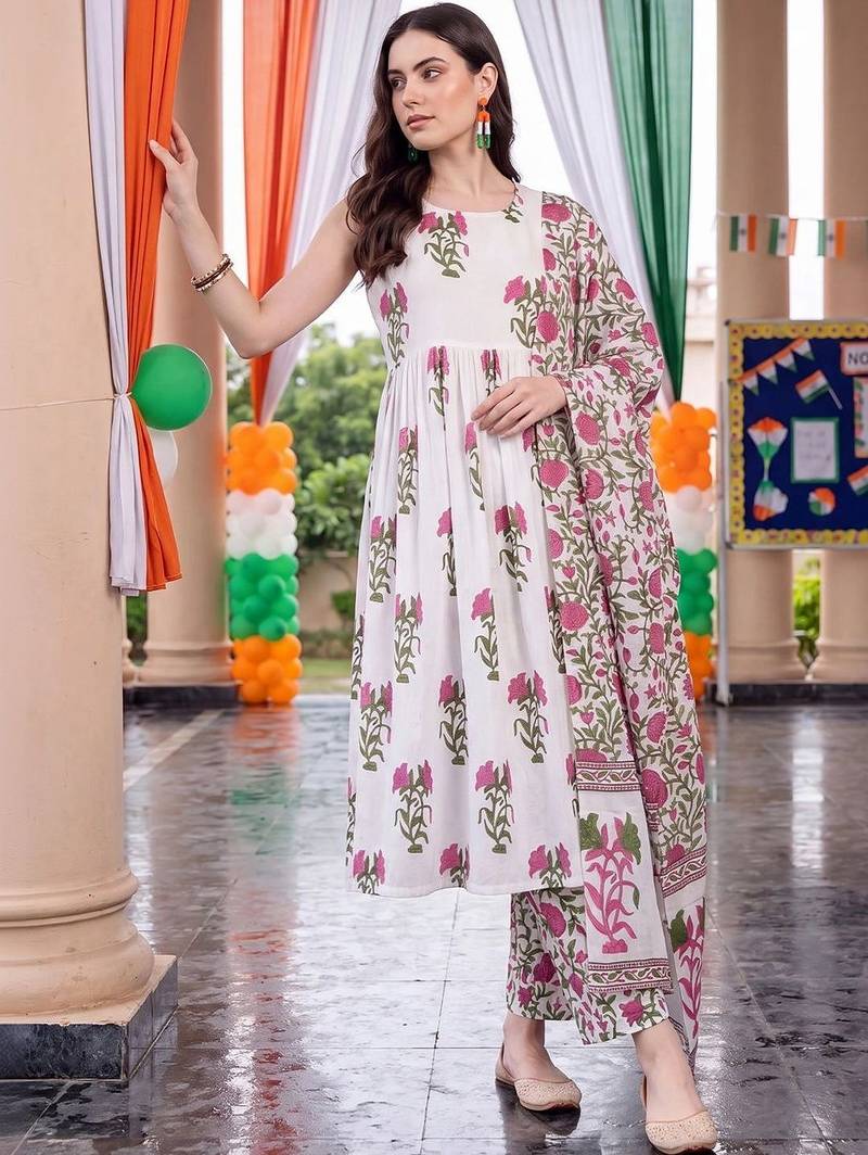 women floral printed empire cotton kurta with trousers & with dupatta