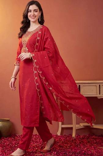 women ethnic motifs embroidered regular thread work kurta with trousers & with dupatta