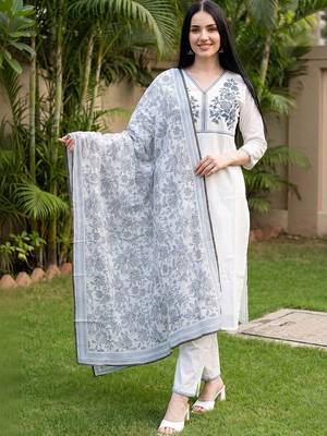 women floral embroidered regular thread work cotton kurta with trousers & with dupatta 5