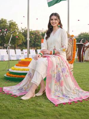 women floral embroidered regular thread work kurta with trousers & with dupatta 4