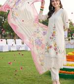 women floral embroidered regular thread work kurta with trousers & with dupatta