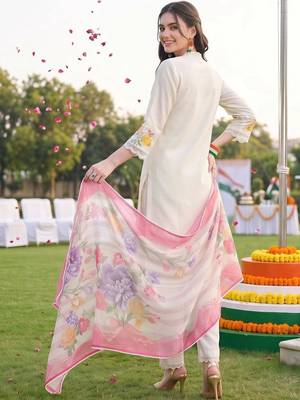 women floral embroidered regular thread work kurta with trousers & with dupatta 5