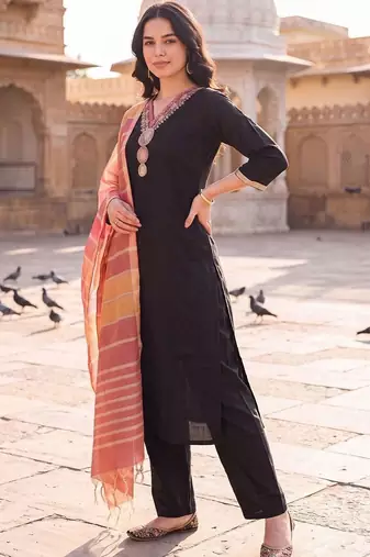 women regular thread work kurta with trousers & with dupatta