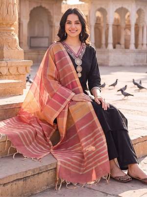 women regular thread work kurta with trousers & with dupatta 5