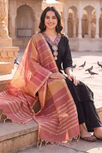 women regular thread work kurta with trousers & with dupatta