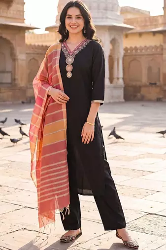 women regular thread work kurta with trousers & with dupatta