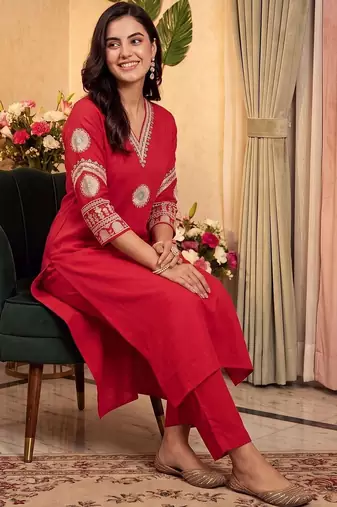 women ethnic motifs embroidered regular thread work kurta with trousers