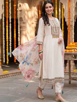 women ethnic motifs embroidered regular thread work kurta with trousers & with dupatta 1
