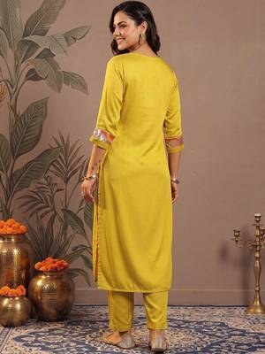 women ethnic motifs embroidered regular sequinned kurta with trousers 4
